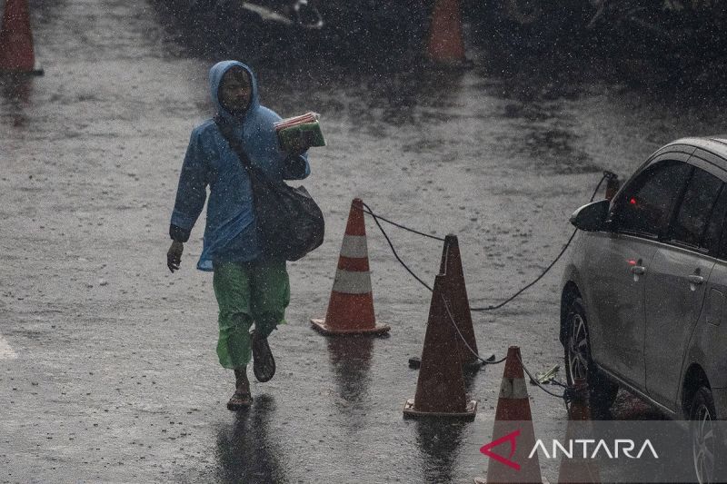BMKG: Hari Ini Jakarta Diprakirakan Hujan pada Siang hingga Malam