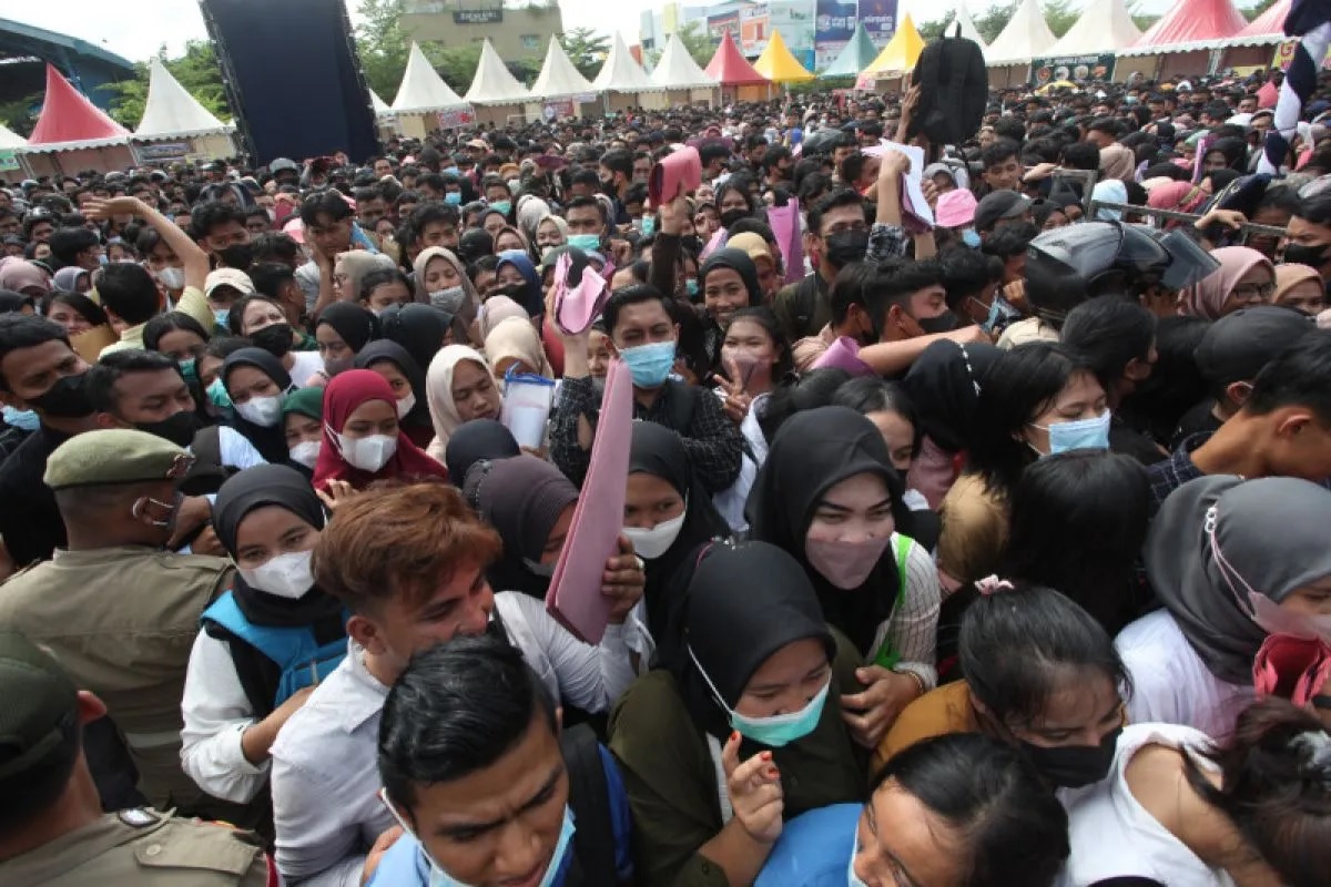 Bank Dunia Memperingatkan Kaum Muda di Asia Kesulitan Mendapat Pekerjaan Layak