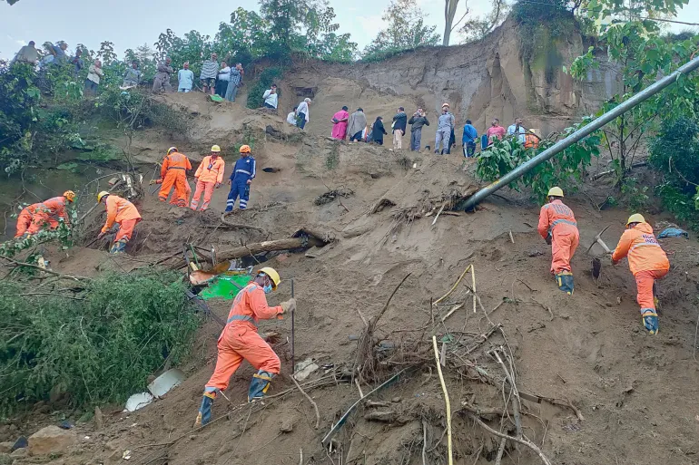 15 Orang Tewas, Tanah Longsor Terjang Bus yang Melaju di India Utara