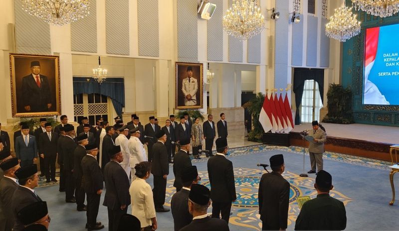Presiden Prabowo Lantik Anggito Abimanyu sebagai Ketua Dewan Komisioner LPS