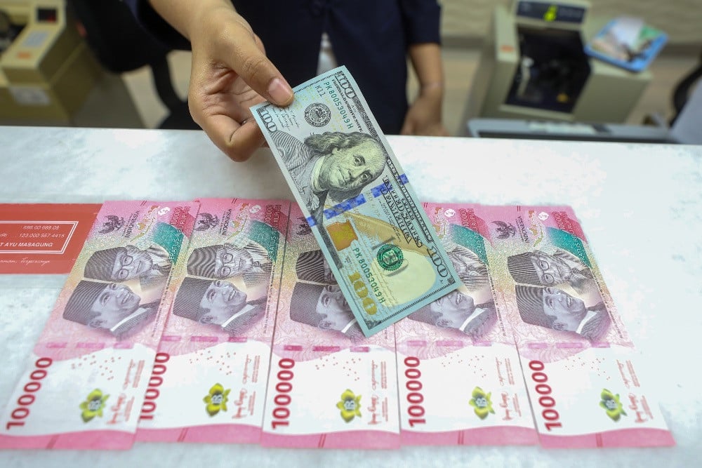 Rupiah Melemah ke Rp16.621 per Dolar AS, Pasar Tunggu Keputusan Suku Bunga The Fed