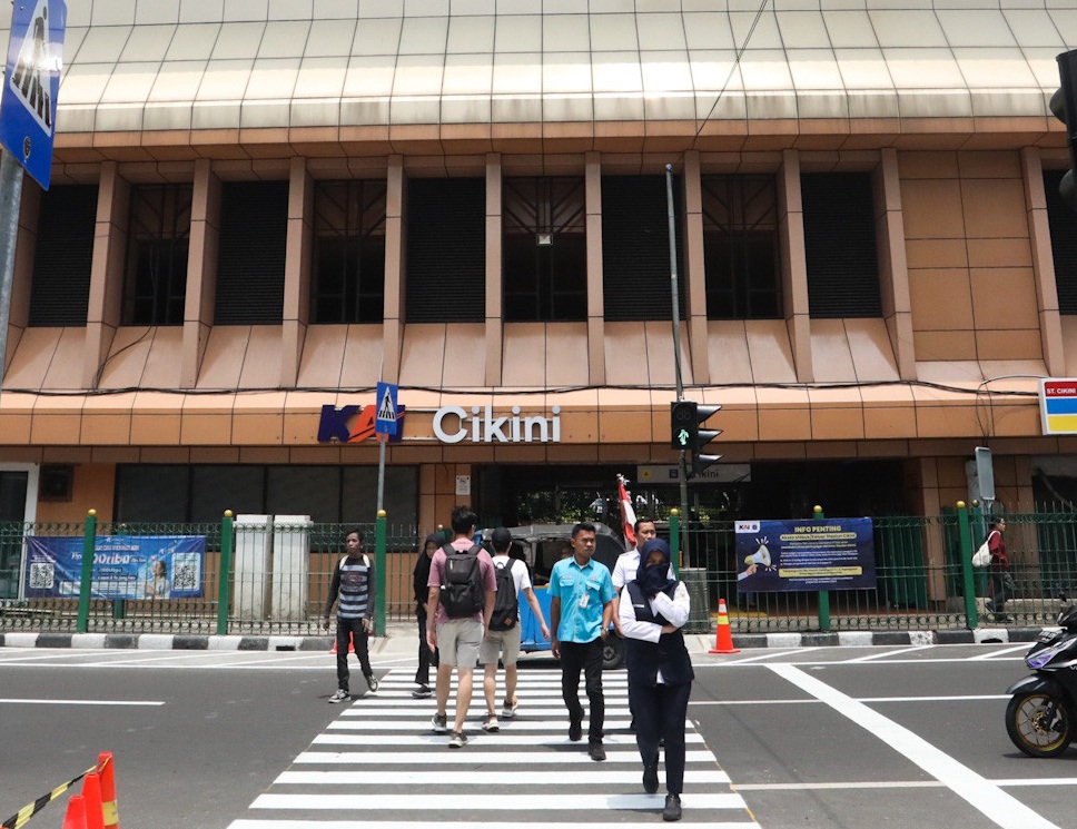 Demi Keamanan, Pengguna Jalan Diminta Patuhi Rambu Pelican Crossing di Stasiun Cikini