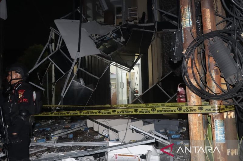 Gedung Farmasi di Tangsel Hancur Setelah Terjadi Ledakan Dahsyat, Polisi Selidiki Penyebabnya 