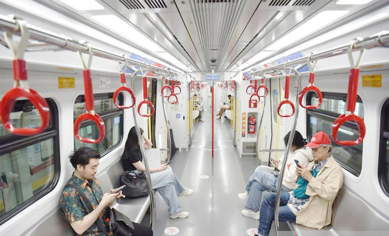 Tarif MRT dan LRT Tak Naik! Transjakarta Mungkin Naik untuk Keberlanjutan Layanan