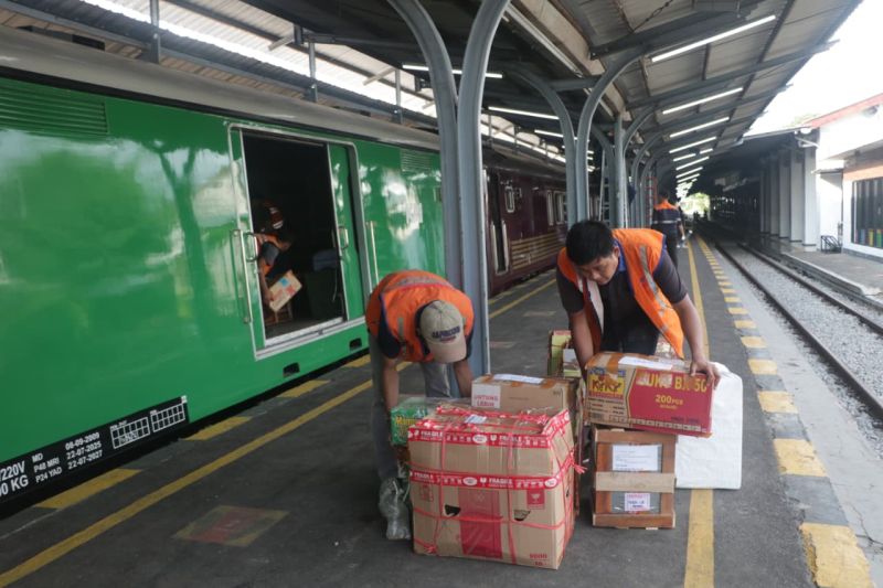 Pengiriman Barang Melonjak, KAI Tambah Kereta Bagasi KA Pandalungan