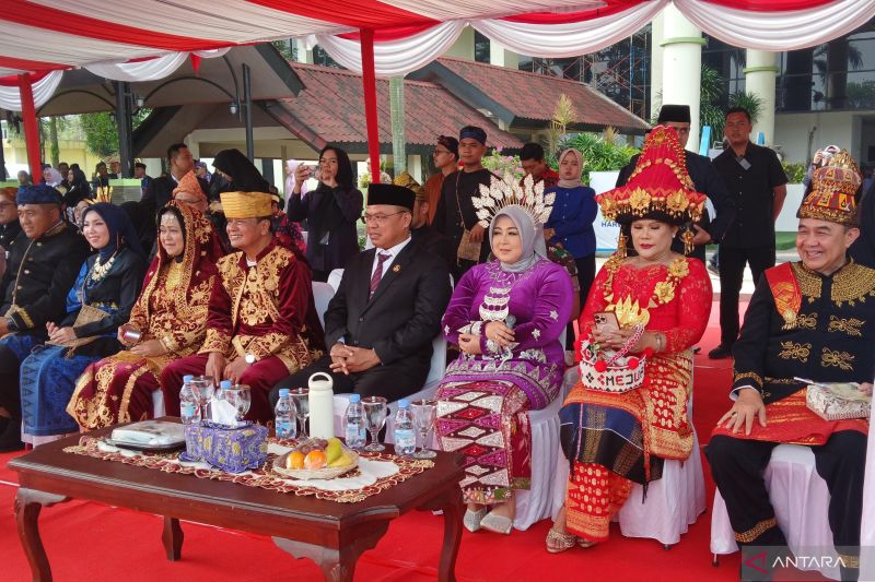 HUT ke-393 Kabupaten Tangerang, ASN dan Pejabat Tampil dengan Pakaian Adat Nusantara