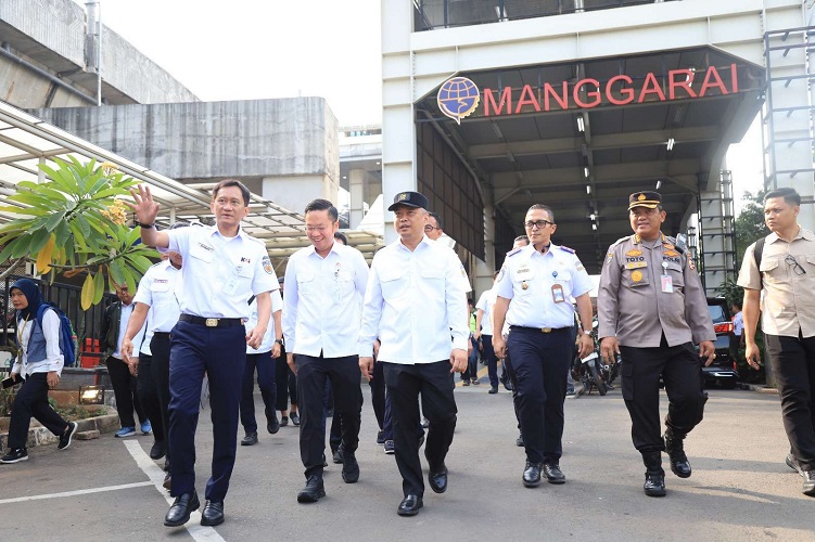 Menhub: Pemerintah dan KAI Siap Perkuat Layanan KRL Jakarta