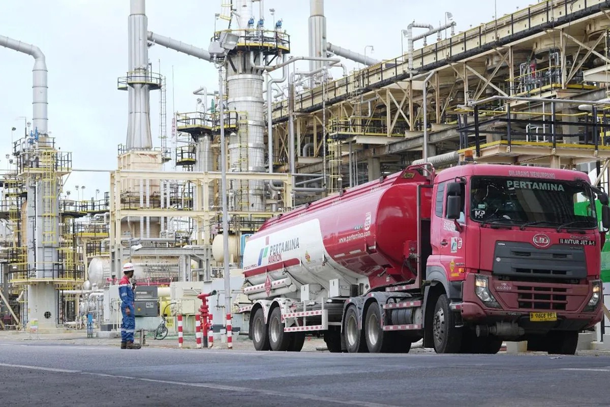 Dukung Transisi Energi, Pertamina Patra Niaga Kembangkan Avtur Pesawat ...