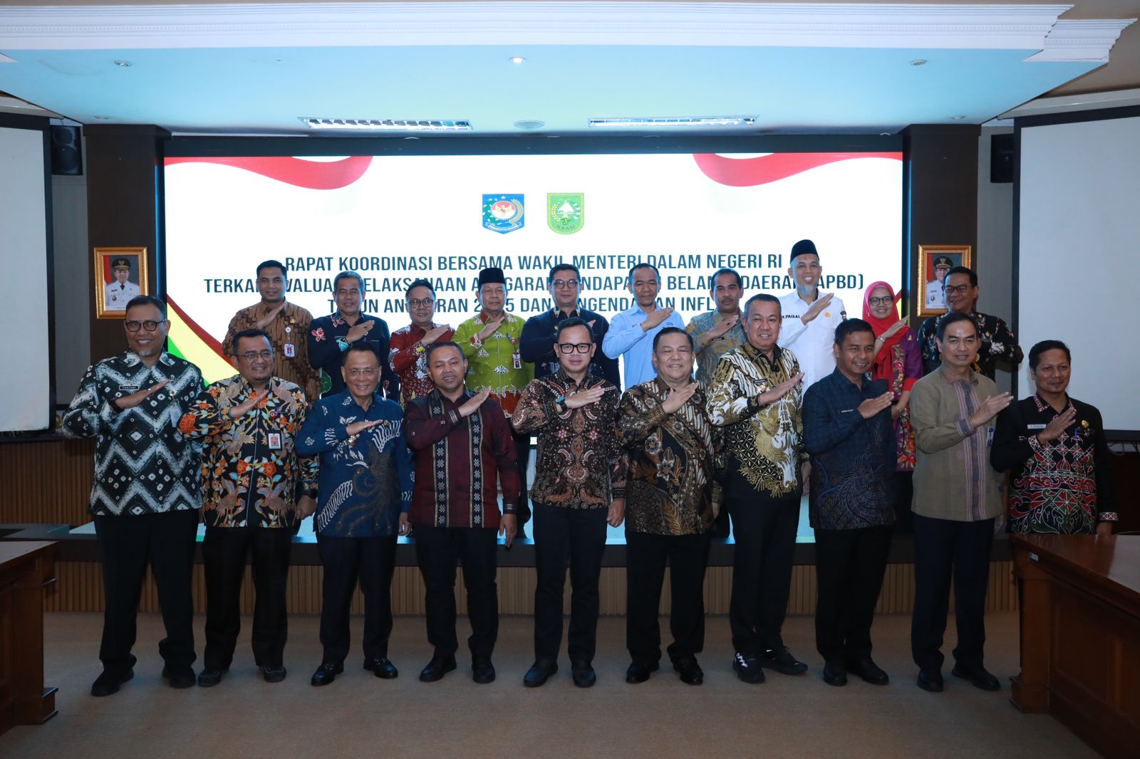 Wamendagri Bima Arya Apresiasi Efisiensi Anggaran dan Pengendalian Inflasi Pemda Riau