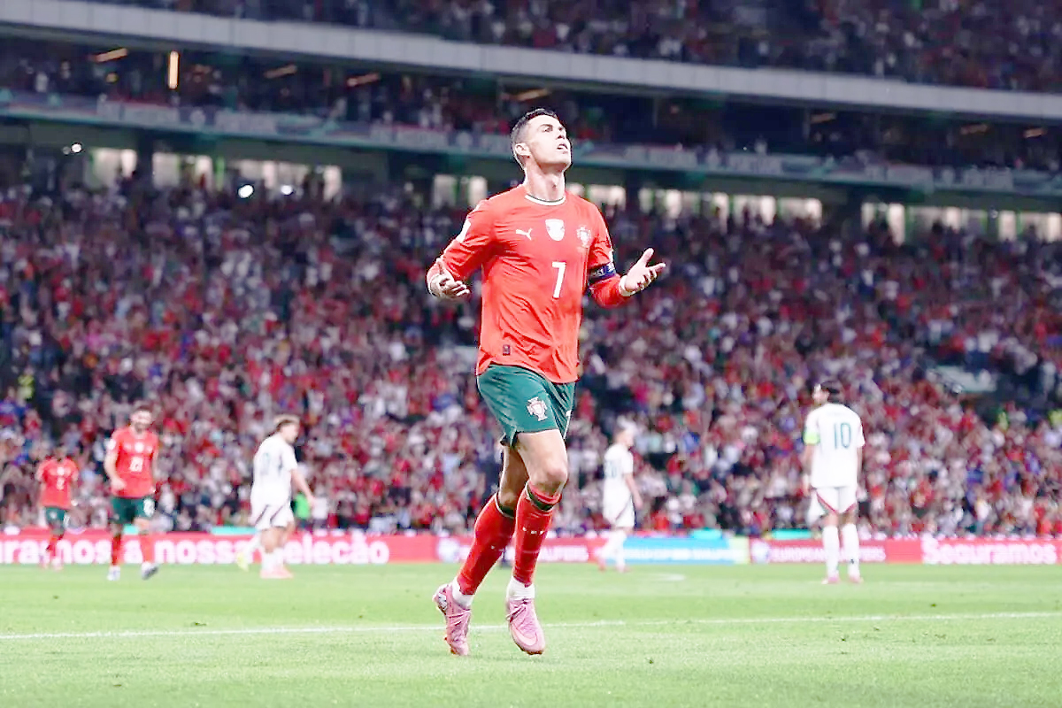 Cristiano Ronaldo Jadi Pemain Sepak Bola Terkaya Dunia 2025 Kalahkan Messi