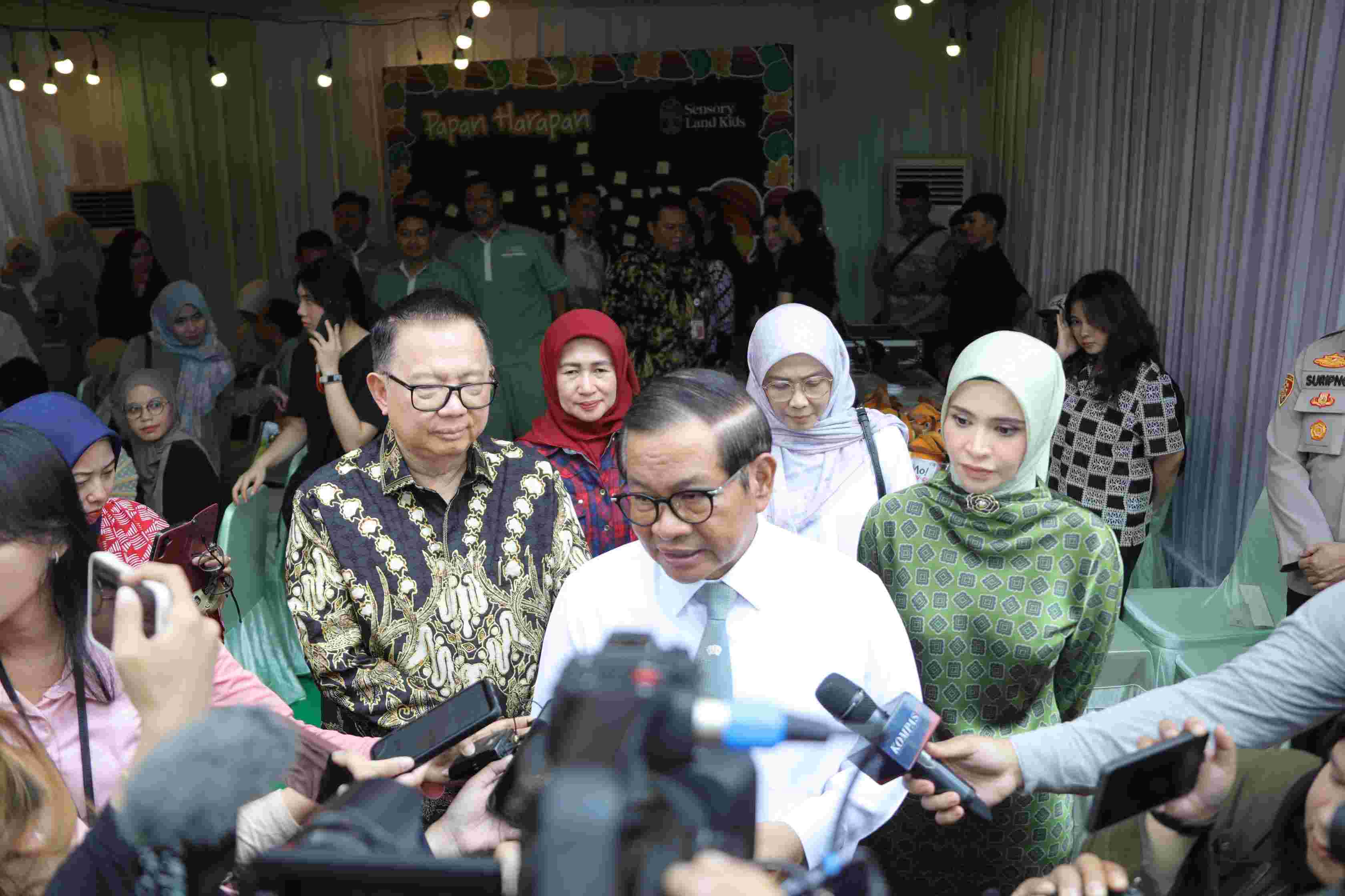 Gubernur Pramono Resmikan Sensory Land Kids, Janjikan Jakarta Jadi Rumah Bahagia untuk Anak