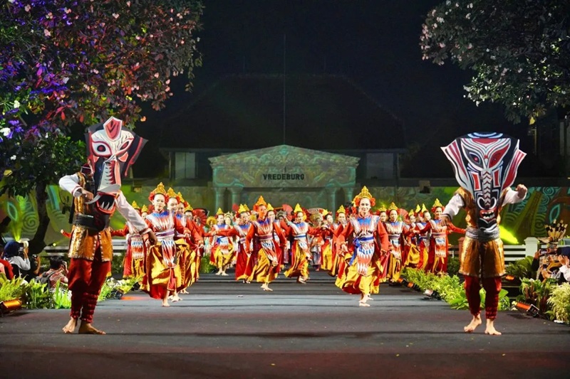 Hari Kebudayaan 2025, Kemenbud Gelar Karnaval Bhinneka Tunggal Ika di Titik Nol Kilometer Yogya