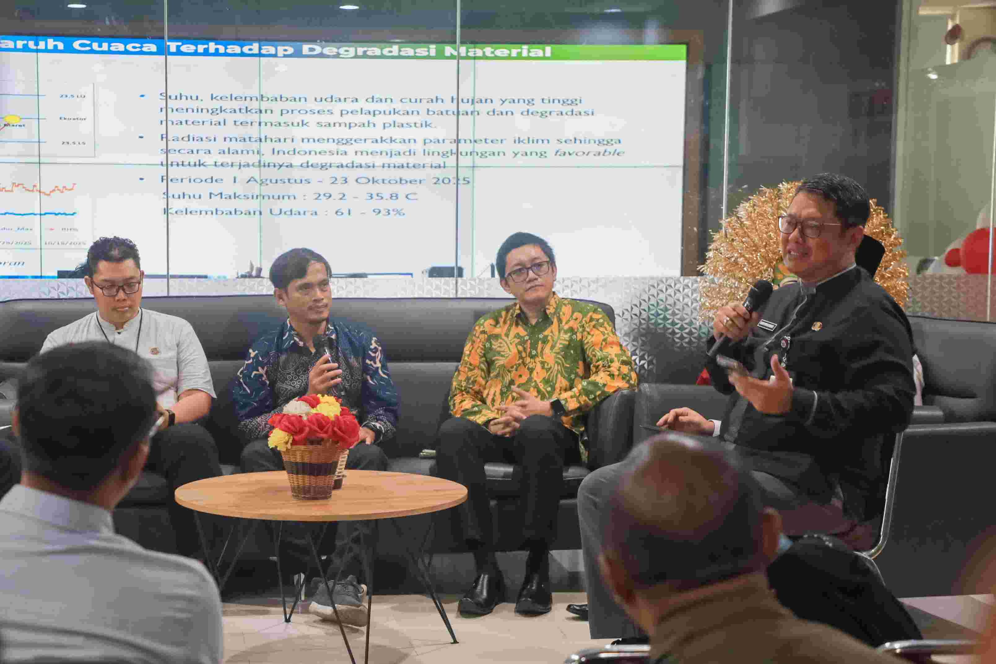 Geger Hujan Mikroplastik di Jakarta! Pemprov DKI Langsung Turun Tangan Buru Sumber Pencemar