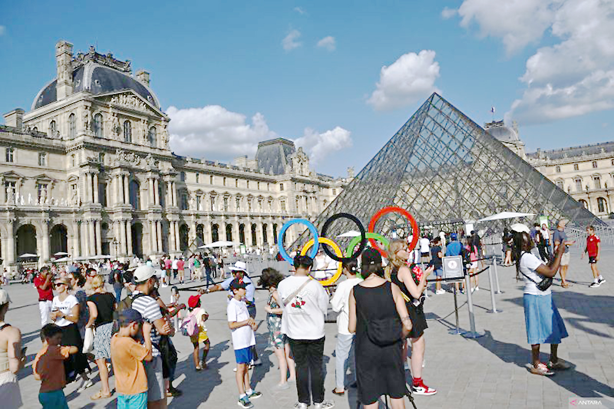 Geger di Paris! Lima Pelaku Perampokan Museum Louvre Kembali Ditangkap