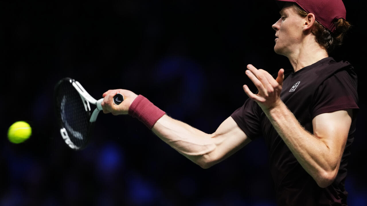 Sinner dan Zverev Melaju ke Perempat Final Paris Masters