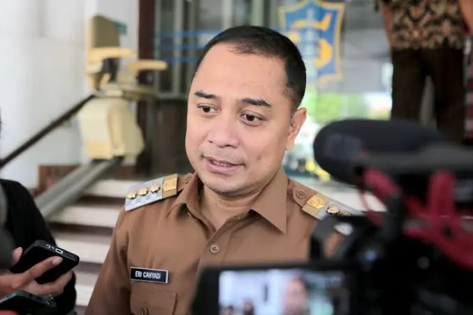 Admin Medsos Wali Kota Surabaya Ngobrol Nyeleneh Saat Live, Publik Murka dan Serbu Kolom Komentar