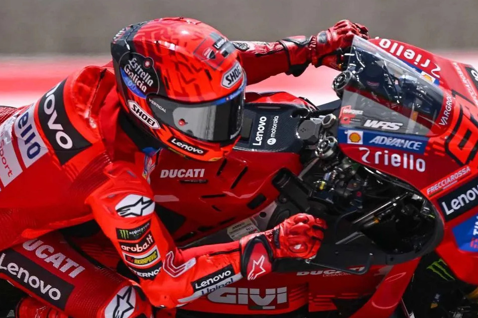 Ducati Panigale V2 S dan Streetfighter V2 S Hadir dalam Warna Kuning Giallo, Lebih Mahal tapi Makin Ikonik