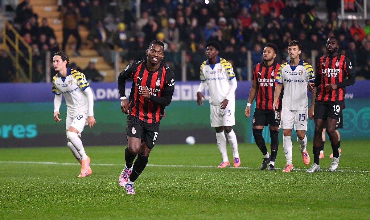 Hasil Pertandingan Serie A Italia: Milan Buang Keunggulan, Disamakan Parma namun Tetap Selevel Napoli di Puncak Klasemen