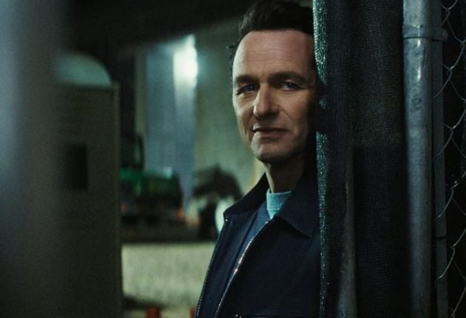 Netflix Rilis Serial Thriller Psikologis ‘The Beast in ...