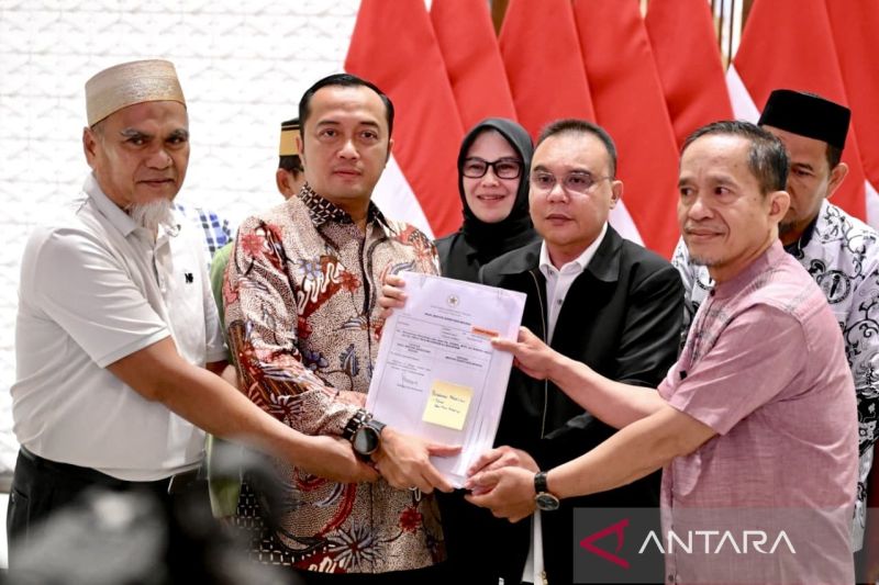 Dua Guru SMAN 1 Luwu Utara Direhabilitasi, Wakil Ketua Komisi X DPR: Langkah Tepat Presiden