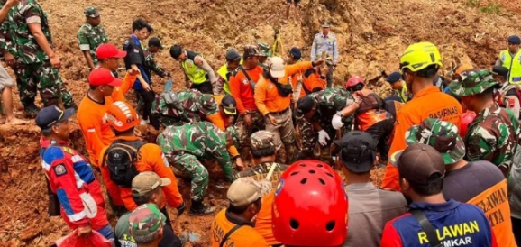 Longsor Cilacap, 20 Orang Dinyatakan Hilang, Puluhan Rumah Hancur