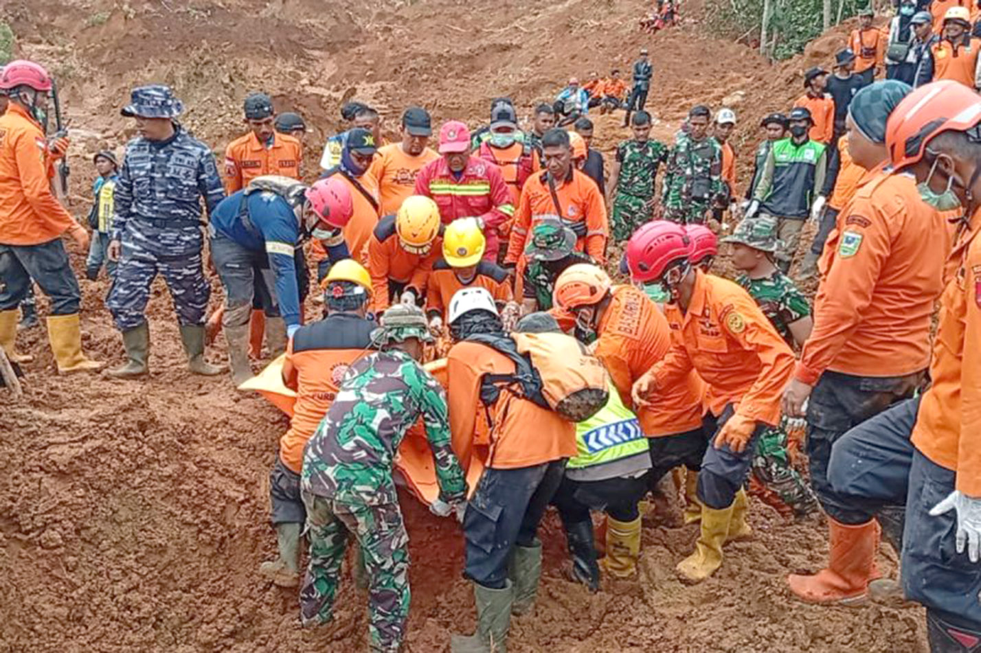 Satu Korban Tanah Longsor di Cibeunying Cilacap Berhasil DIevakuasi