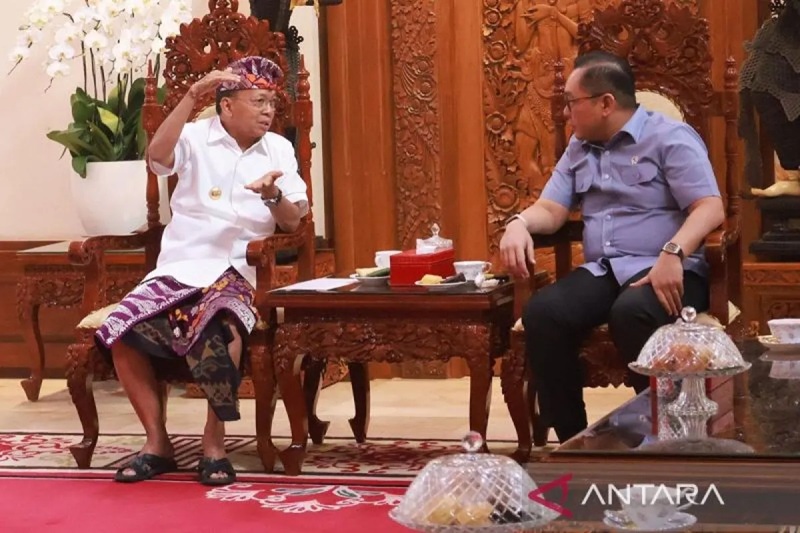 Gubernur Bali Wayan Koster Tegaskan Investasi Asing Tak Boleh Ambil Jatah Usaha Rakyat