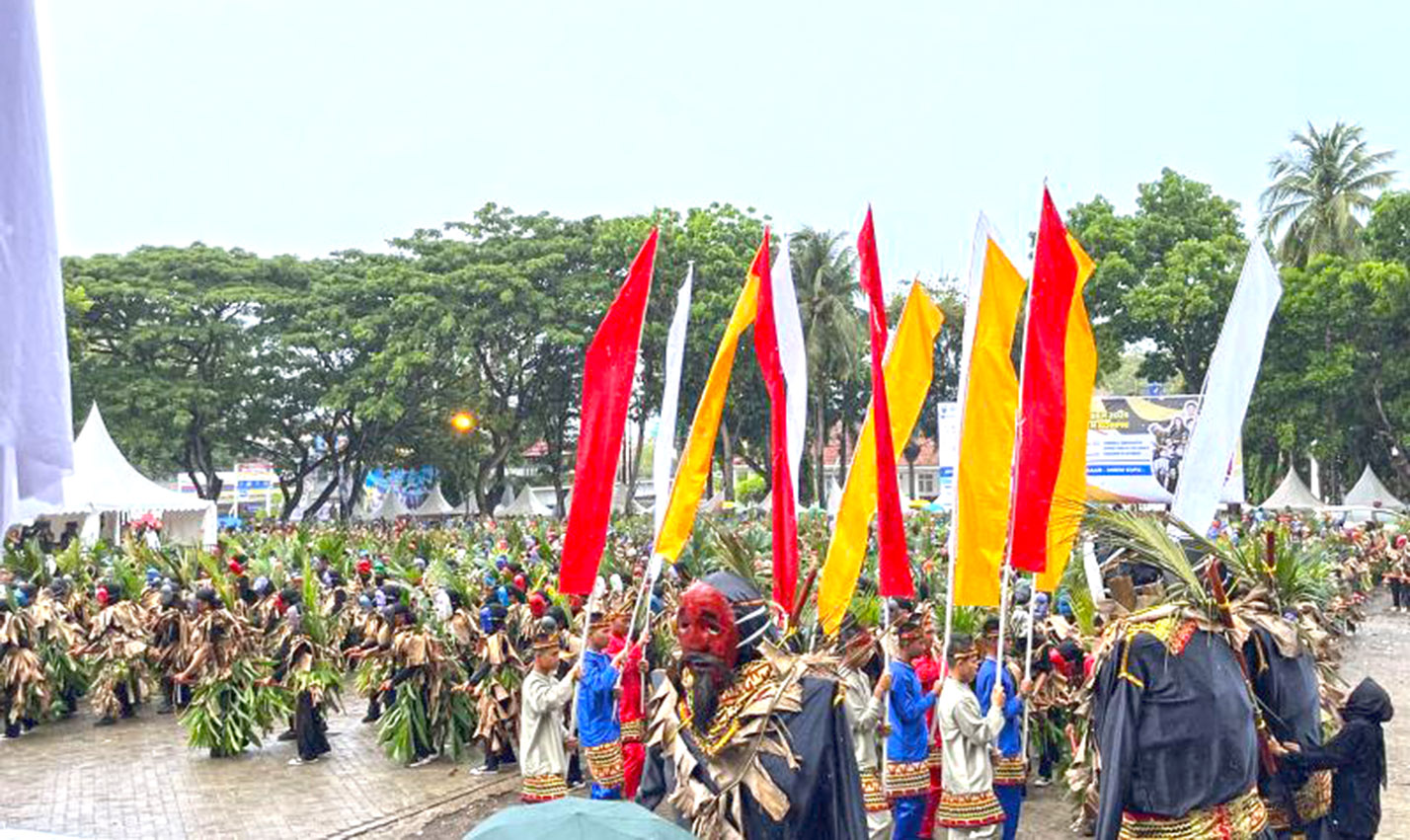 Tari Tuping 12 Wajah, Gambaran Ksatria dan Perjuangan Perlawanan terhadap Belanda