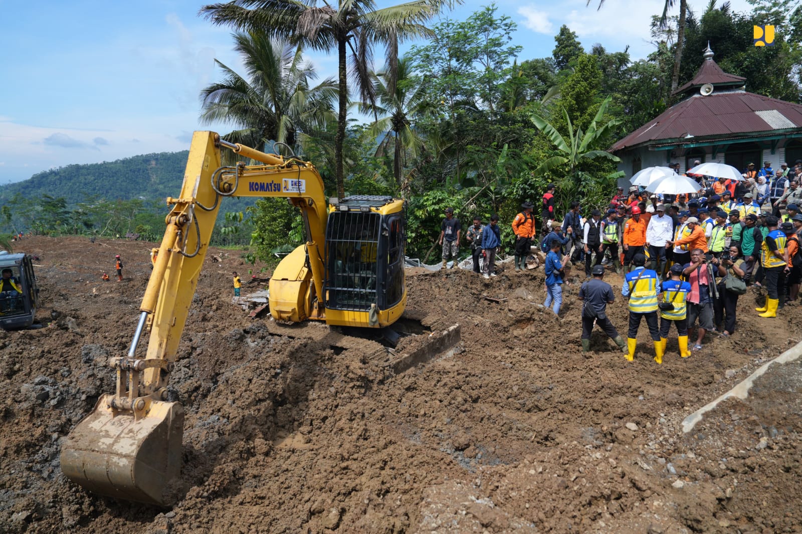 Kementerian PU Kerahkan 18 Excavator untuk Penanganan Darurat Banjir Banjarnegara