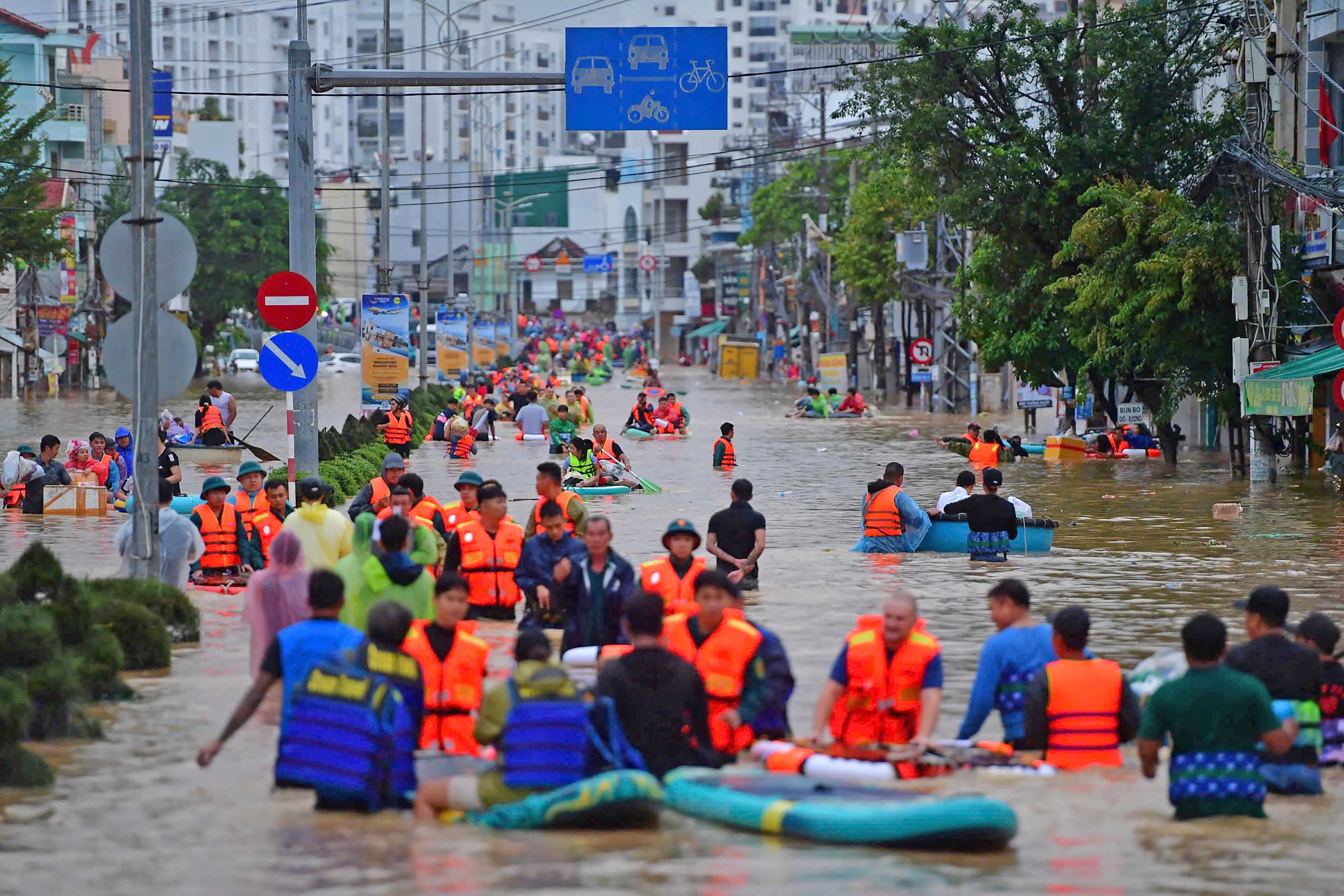 Banjir di Vietnam Tewaskan 90 Jiwa