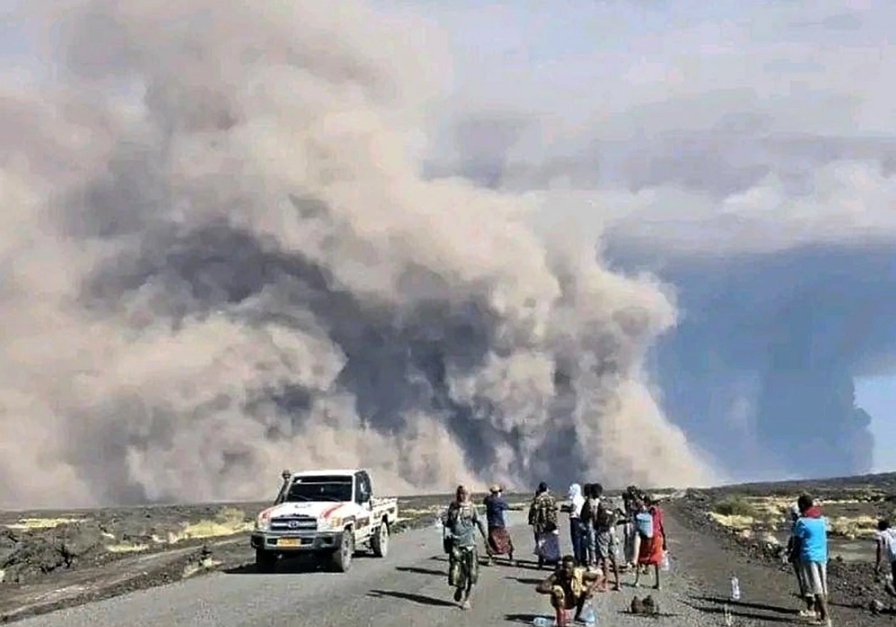 Gunung Purba Hayli Gubbi di Ethiopia Meletus, Penerbangan India Siaga