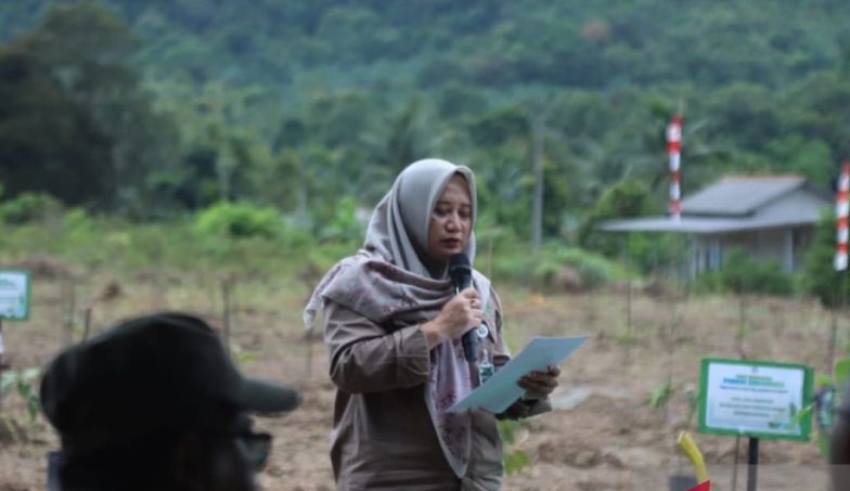 Kemenhut RI Salurkan 16 Ribu Bibit Tanaman Produktif untuk Dukung Pemulihan Lingkungan
