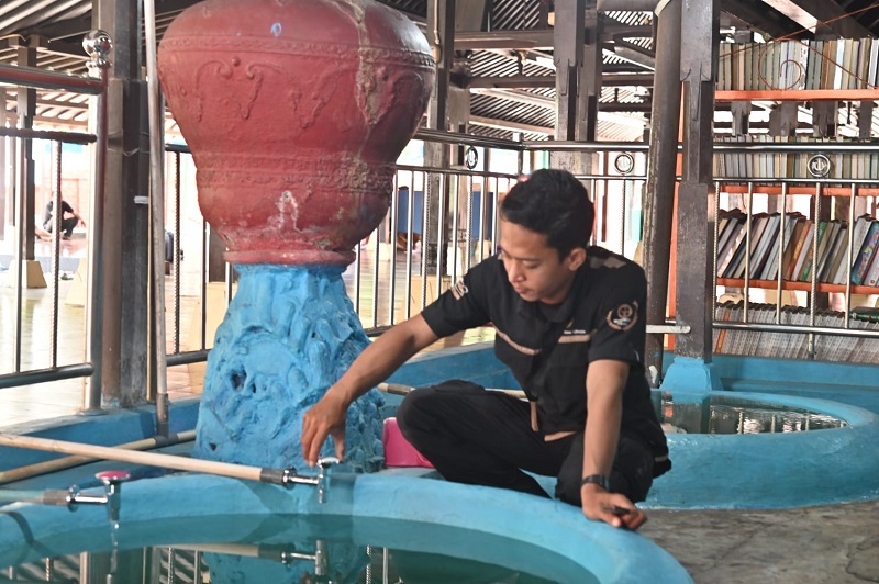 Masjid Agung Sang Cipta Rasa Cirebon Dapat Dukungan Fasilitas Wudhu dan Sanitasi Baru