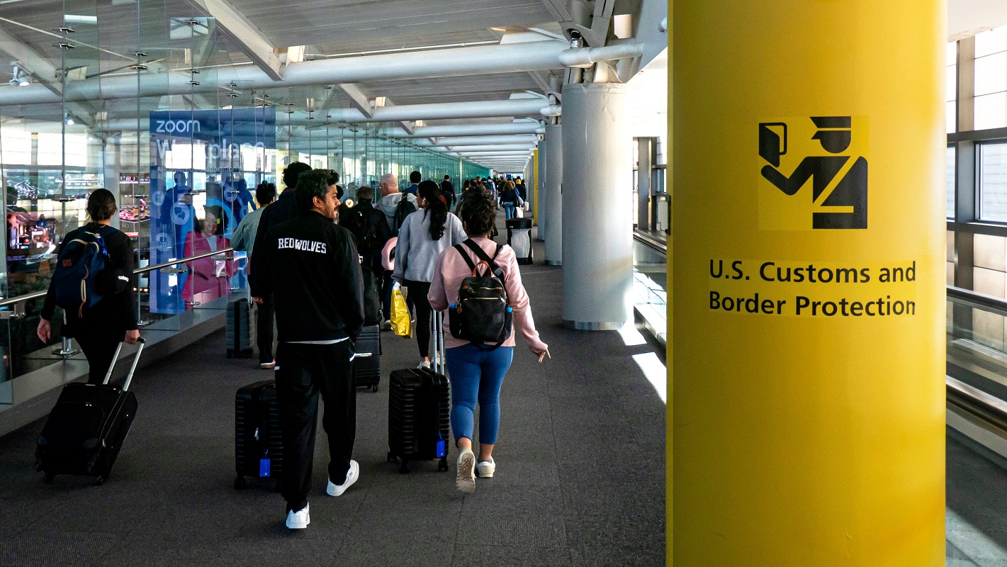 AS Bakal Cek Ulang Pemegang Green Card dari 19 Negara Pasca Penembakan Dua Anggota Garda Nasional