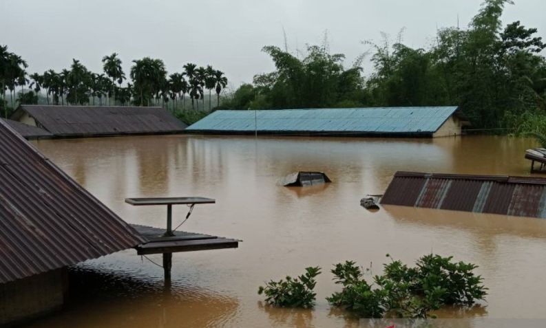 BNPB Kirim Ratusan Paket Sembako, Genset dan Satelit untuk Sumatera Utara