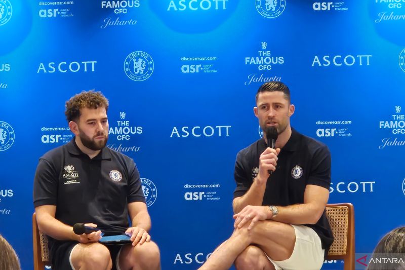 Gary Cahill: Pemain Muda Indonesia Harus Nikmati Permainan dan Bekerja Keras