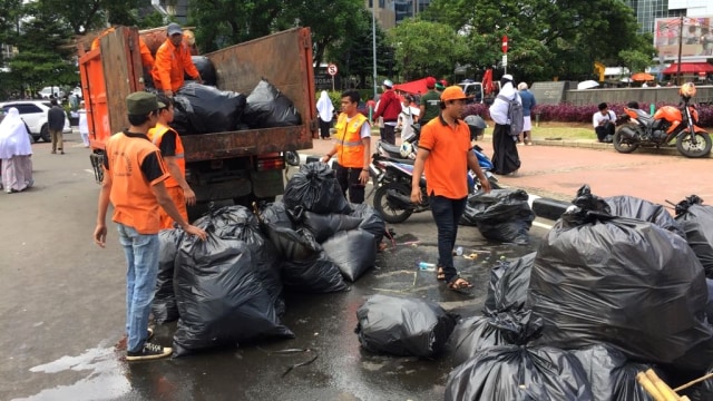 Kegiatan Reuni 212 Sisakan Sampah 26 Ton. Waduh Banyak Sekali