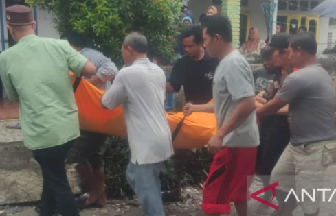 Tersambar Petir Seorang Nelayan Sungailiat Meninggal Dunia di Laut