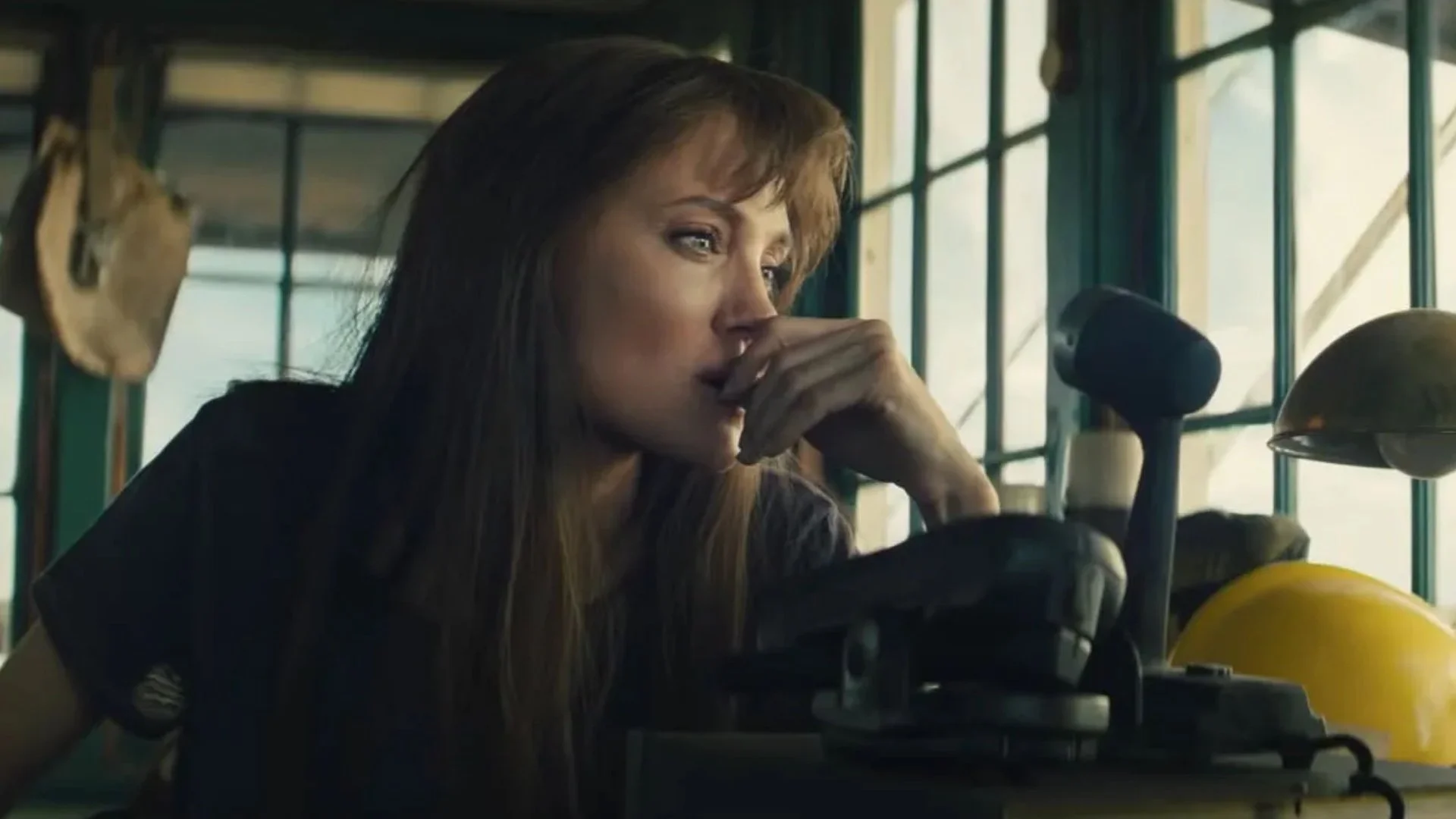 Angelina Jolie Siap Tunjukkan Sisi Brutal dalam Thriller Baru Film ‘Sunny’