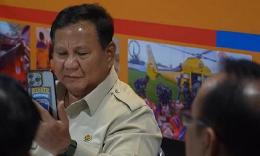 Prabowo Telepon Dua Bupati Terisolasi, Tegaskan Akan Tinjau Langsung Lokasi Bencana di Aceh