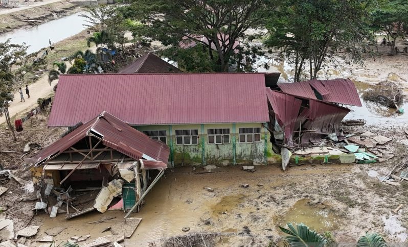 Pemerintah Terapkan Sekolah Darurat bagi Siswa Terdampak di Sumatera