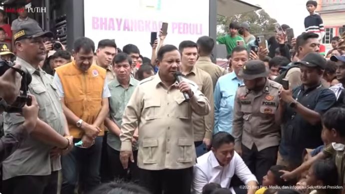 Presiden Prabowo Tinjau Posko Pengungsian di Jembatan Aceh Tamiang