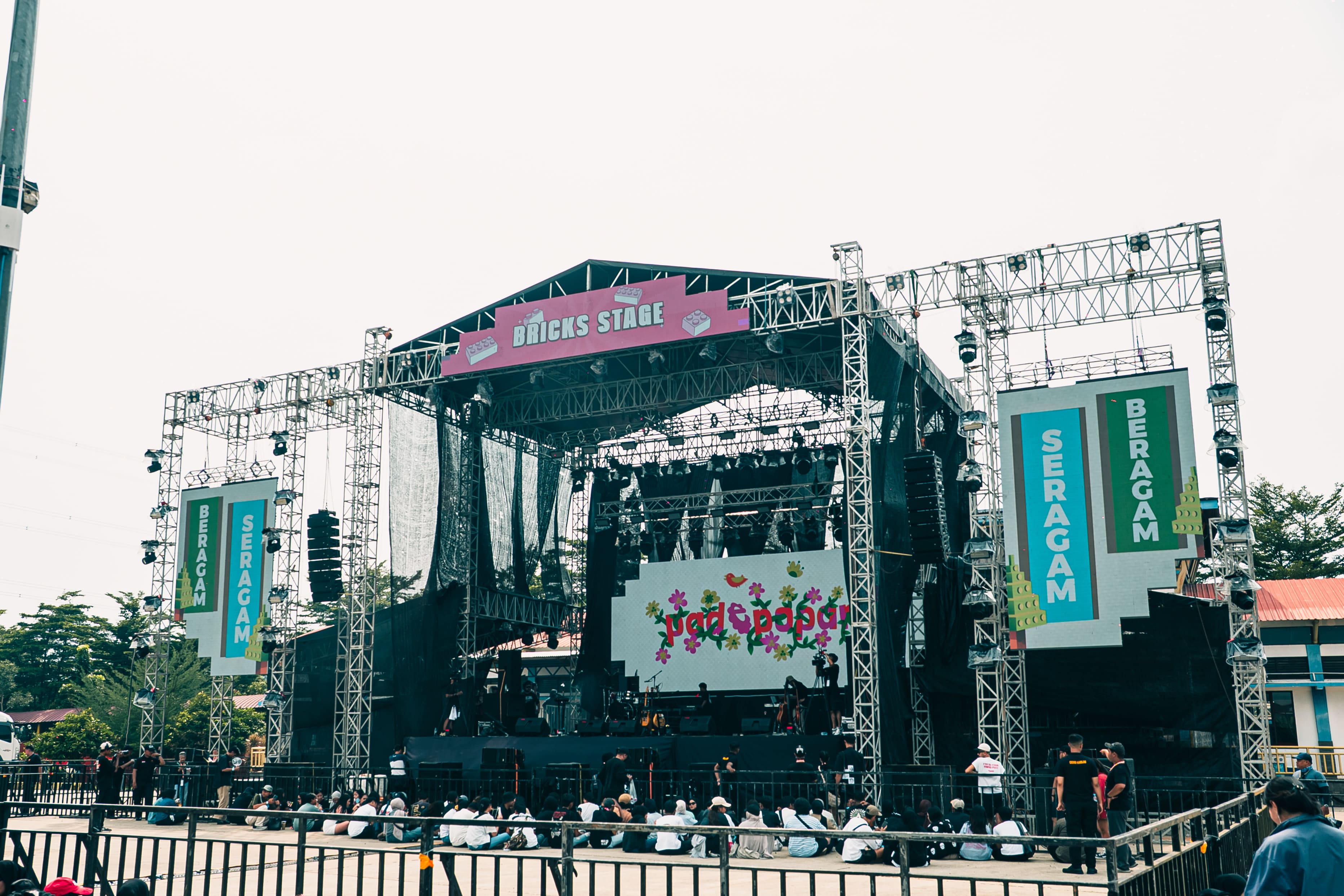Seragam Beragam! Padepopan 2025 Jadi Festival Musik Paling Unik di Depok