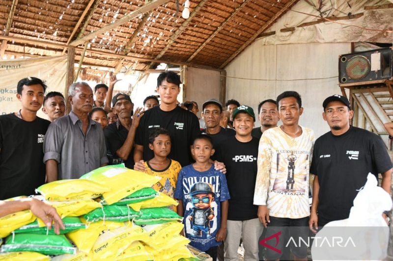 PSMS Medan Salurkan Bantuan untuk Warga Terdampak Banjir di Langkat
