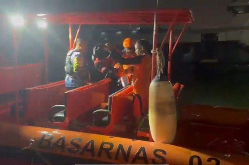 Basarnas Evakuasi Korban Cuaca Ekstrem saat Melaut di Nusa Dua