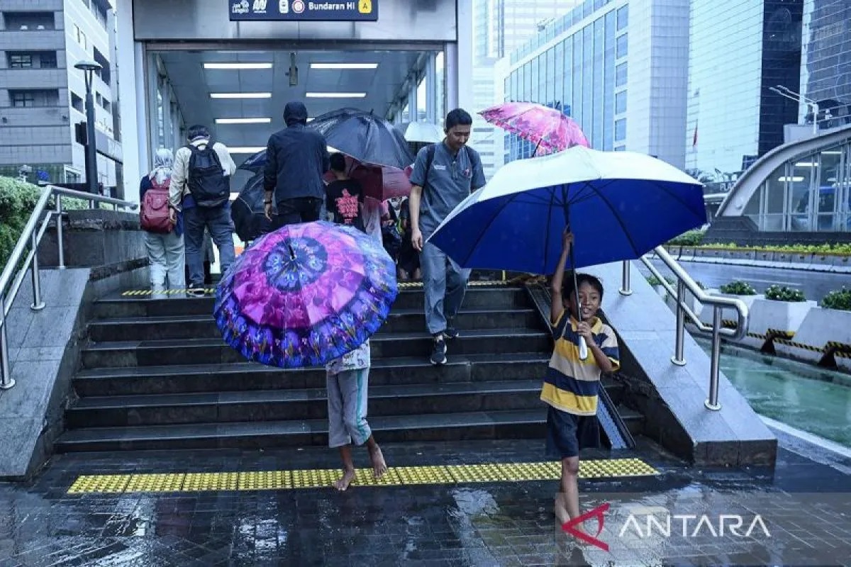 Cuaca Jakarta Hari Ini: Hujan Guyur Sebagian Besar Wilayah pada Siang Hari