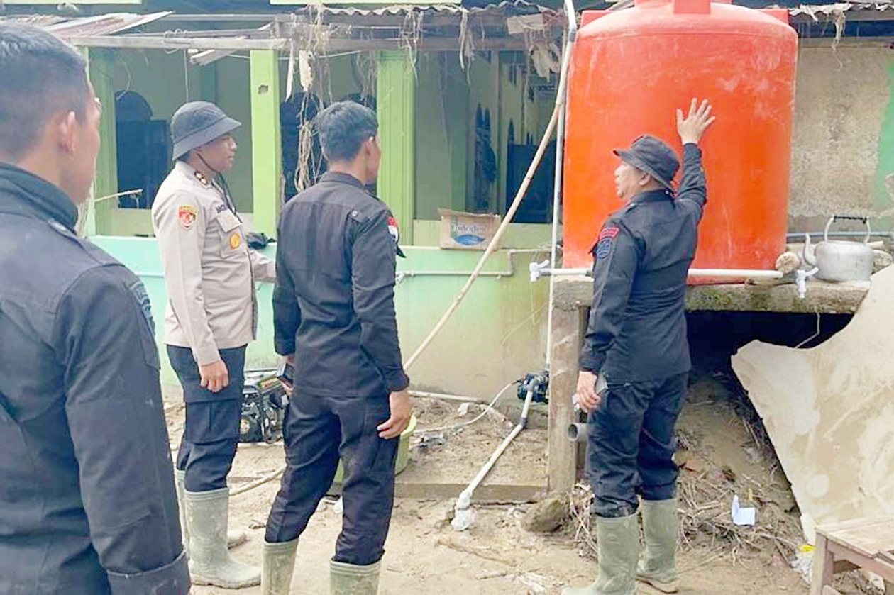 Polda Aceh Bangun 300 Sumur Bor, Air Bersih Mengalir untuk Korban Banjir Bandang