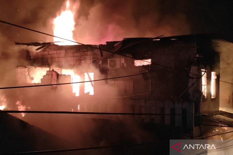 Kebakaran di Wijaya Kusuma Jakarta Barat, Ratusan Warga Mengungsi 