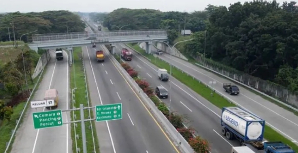 Kepadatan Lalu Lintas Kendaraan di 5 Tol Regional Nusantara Meningkat Jelang H-2 Natal 2025