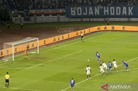 Persib Bandung Bertengger di Puncak Klasemen Usai Kalahkan PSM Makassar 1-0